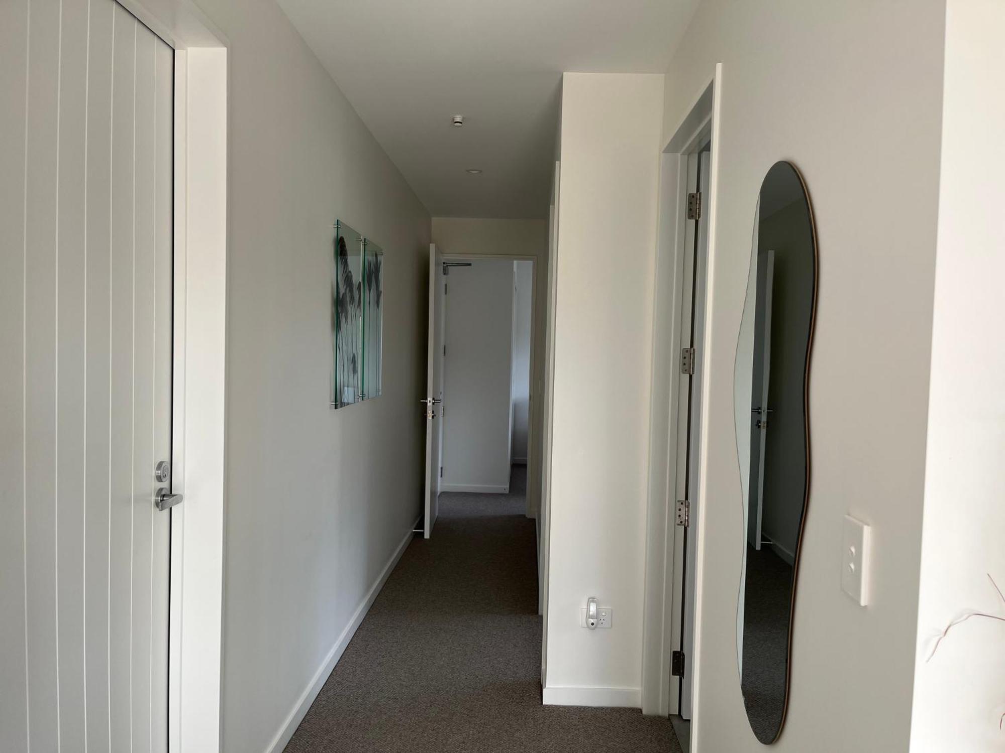Lake Views - New Apartment With Room To Relax Wanaka Esterno foto